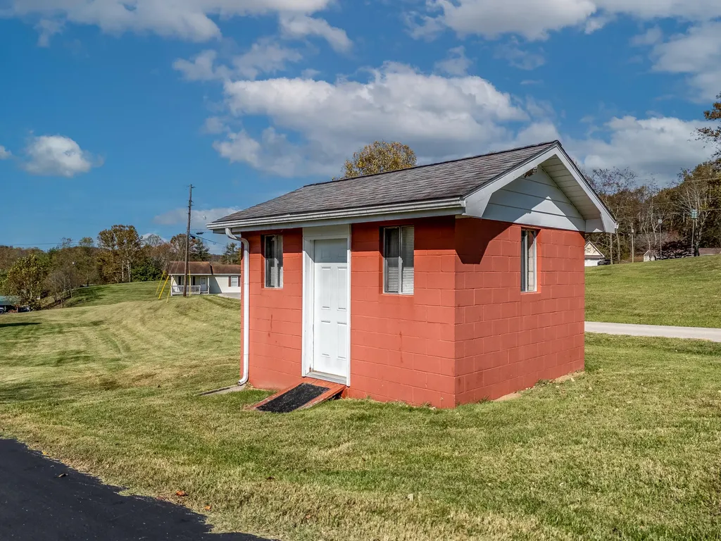 1310 Liberty Road West Liberty KY 41472