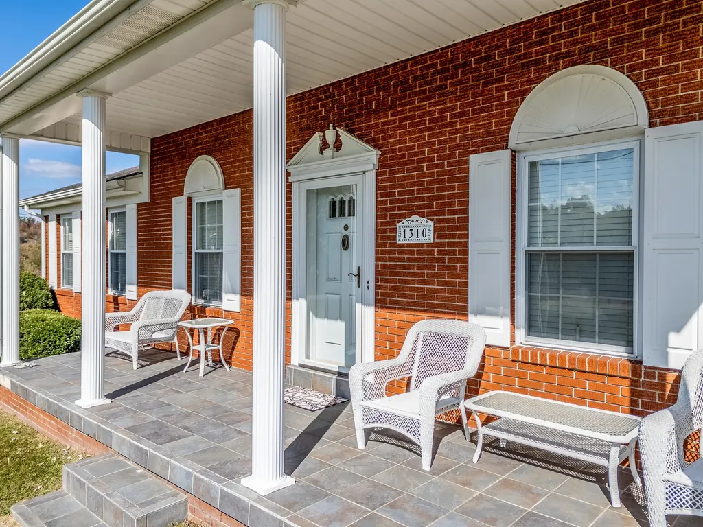 1310 Liberty Road West Liberty KY 41472