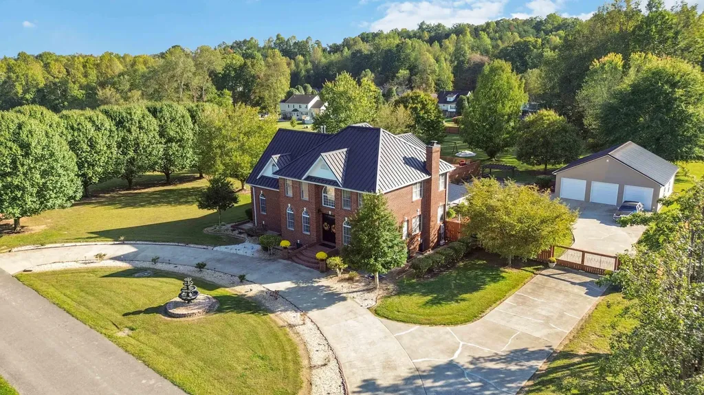 48 Tori Pine Lane Corbin KY 40701
