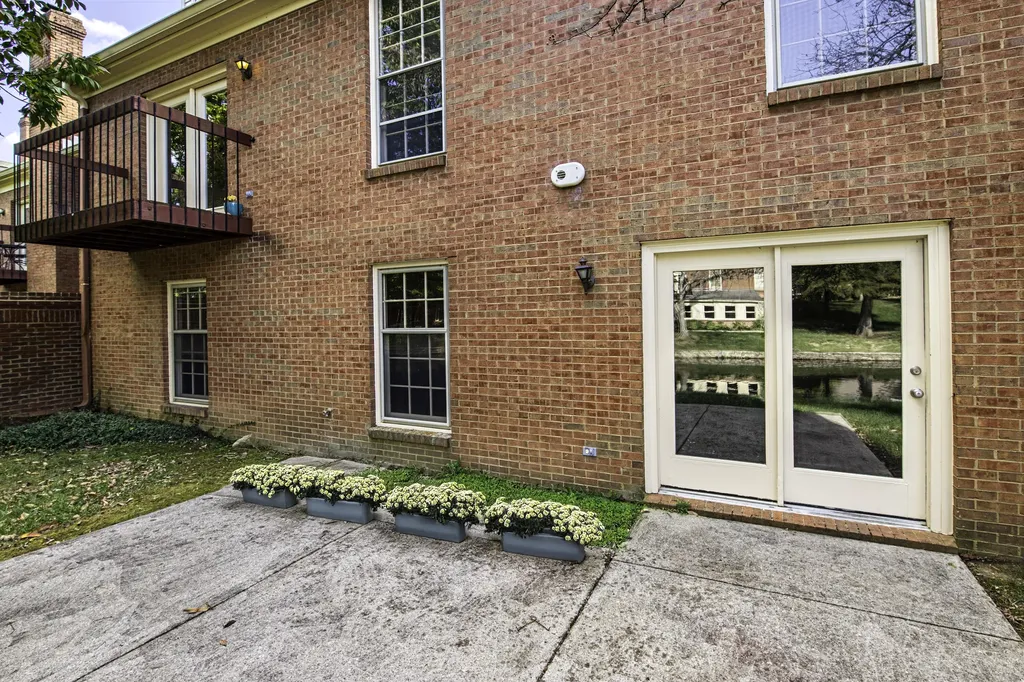 2113 Taborlake Circle Lexington KY 40502
