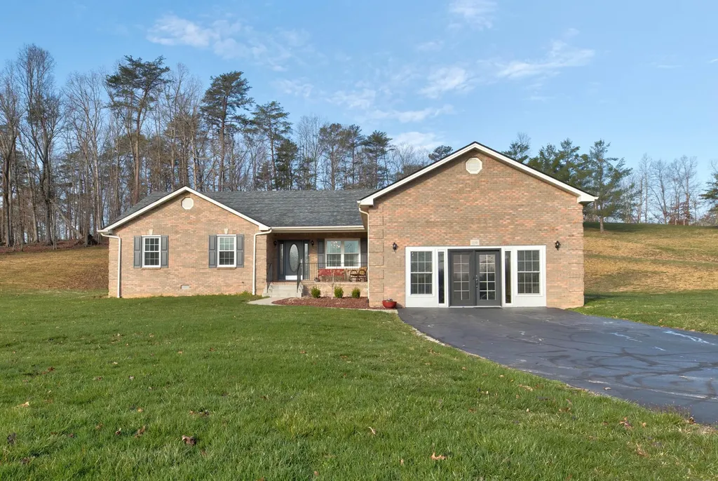 110 Fay Street Jeffersonville KY 40337