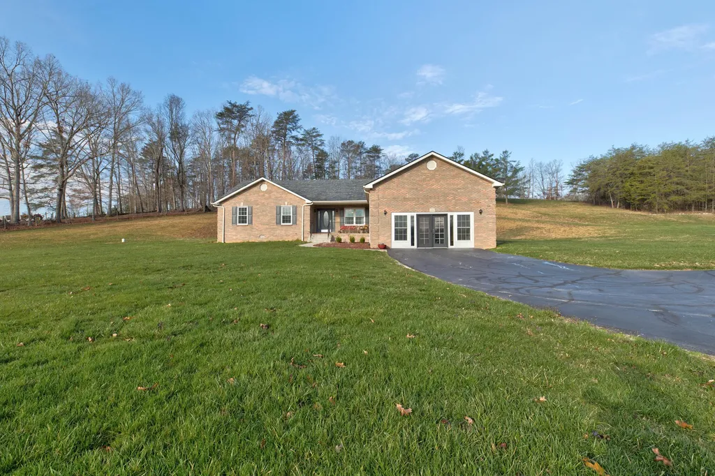 110 Fay Street Jeffersonville KY 40337