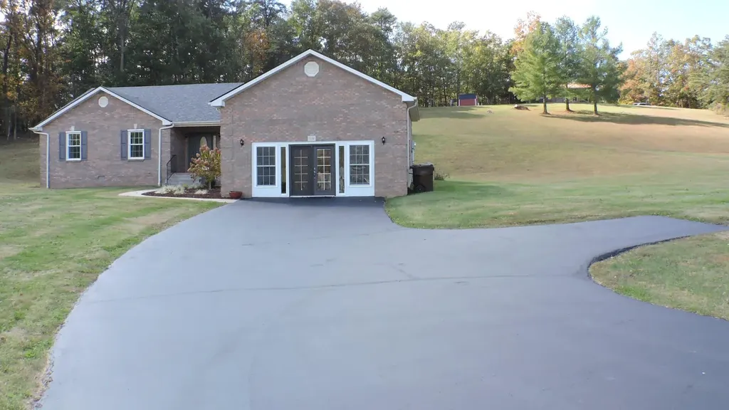 110 Fay Street Jeffersonville KY 40337