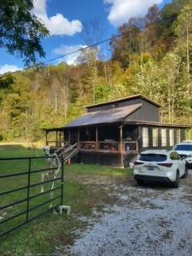 2810 Ogden Vest Road Hindman KY 41822