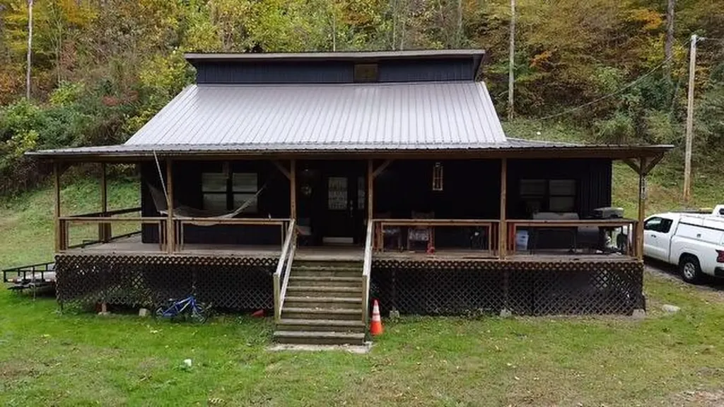 2810 Ogden Vest Road Hindman KY 41822