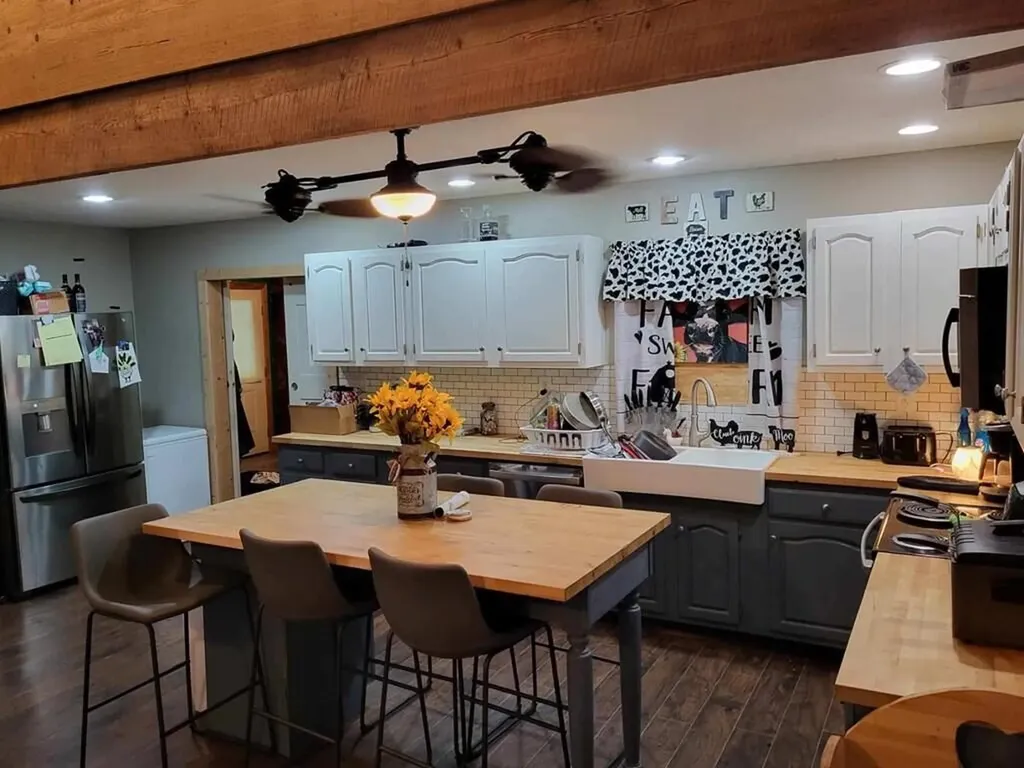 2810 Ogden Vest Road Hindman KY 41822