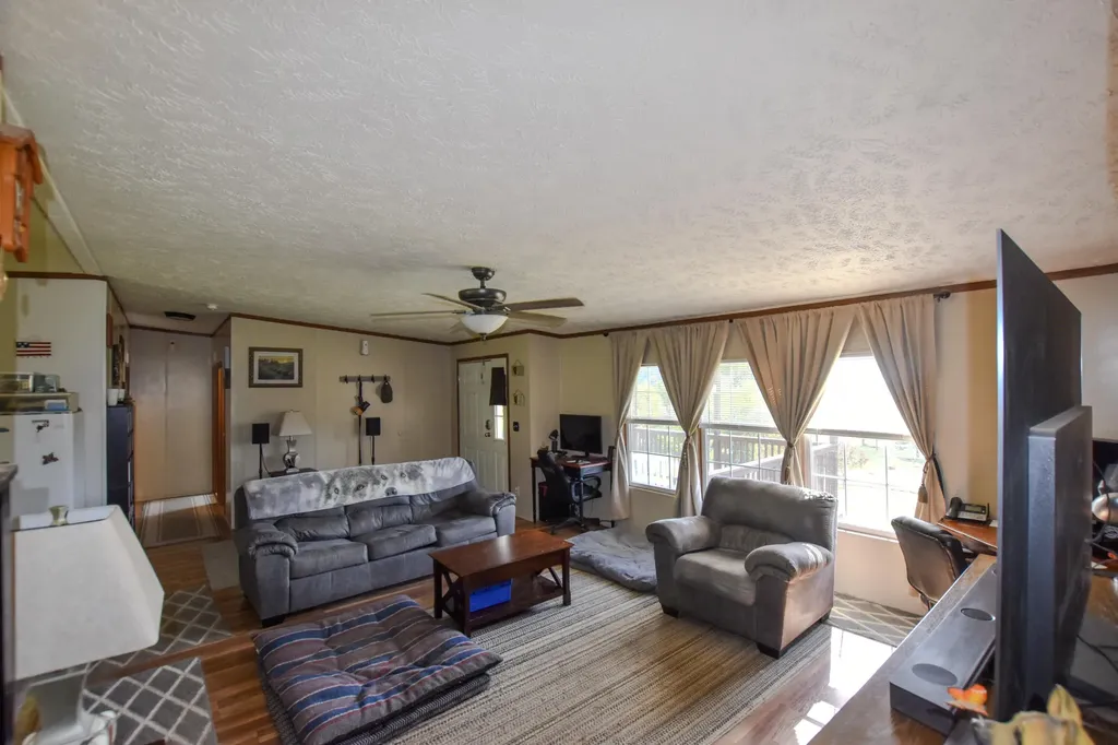 13 Wolf Run Road Flemingsburg KY 41041