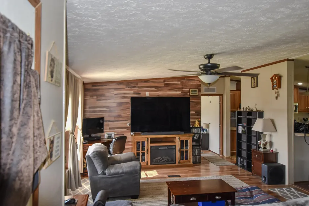13 Wolf Run Road Flemingsburg KY 41041