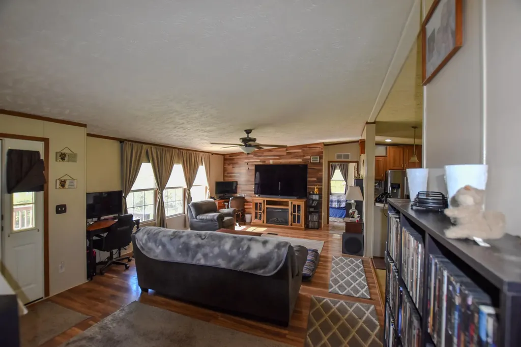 13 Wolf Run Road Flemingsburg KY 41041