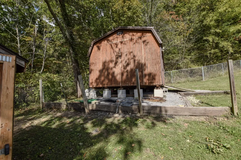 13 Wolf Run Road Flemingsburg KY 41041