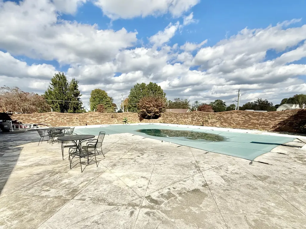 201 Oak Valley Drive Somerset KY 42503