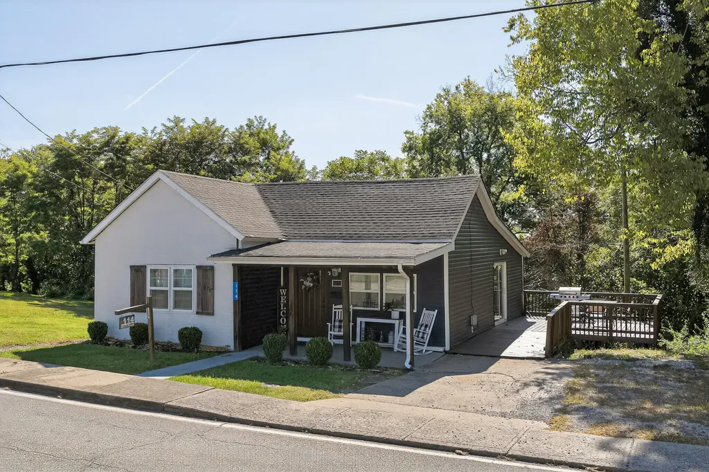 114 Falmouth Street Williamstown KY 41097
