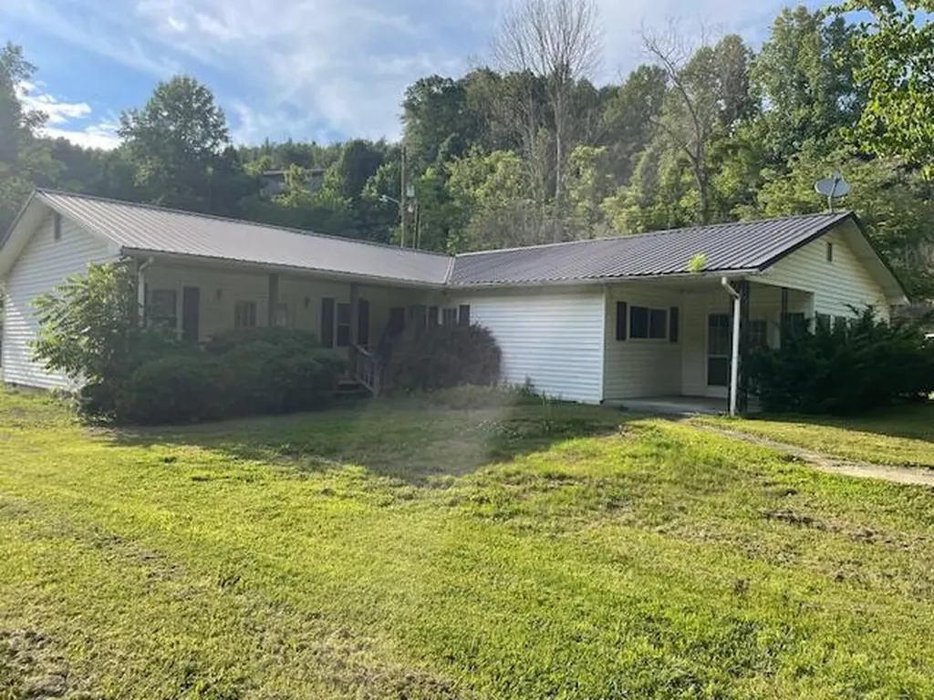 1208 Ky-217 Middlesboro KY 40965