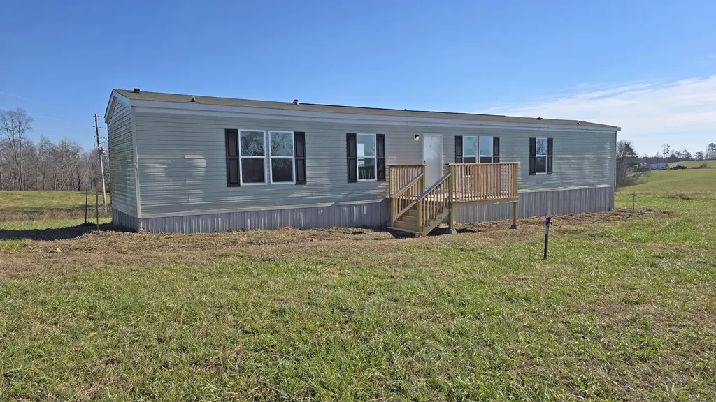 30 Nichols Branch Road Annville KY 40402