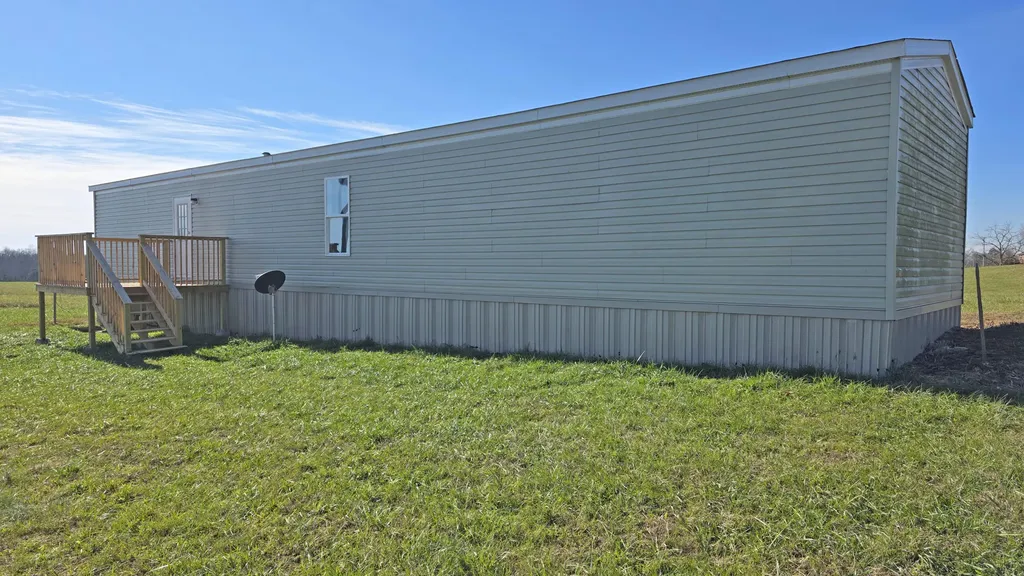 30 Nichols Branch Road Annville KY 40402