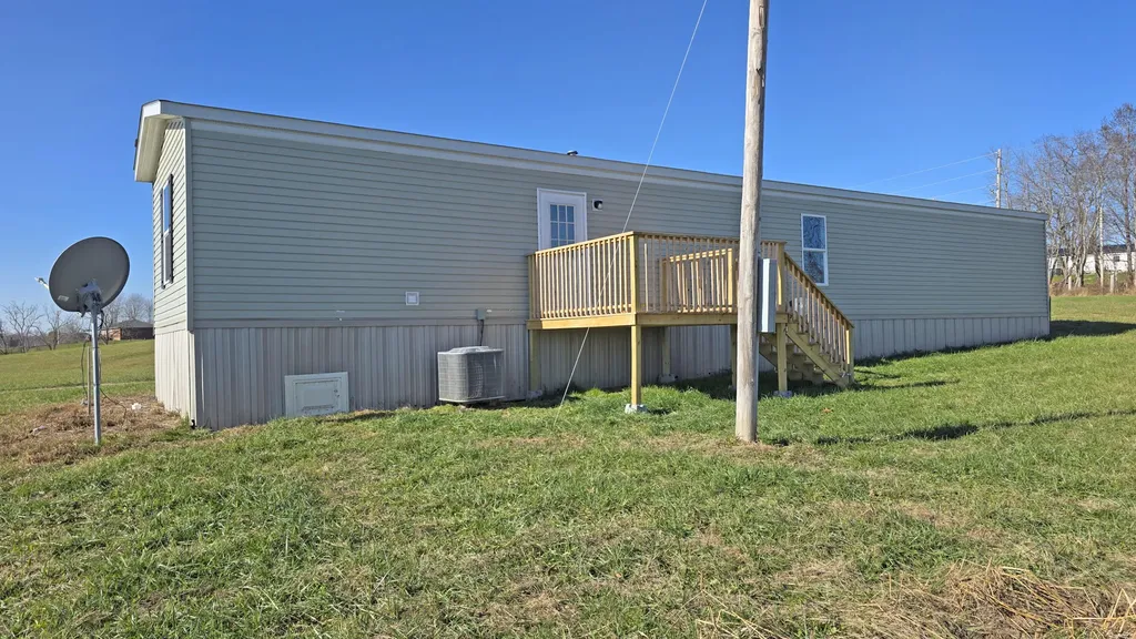 30 Nichols Branch Road Annville KY 40402