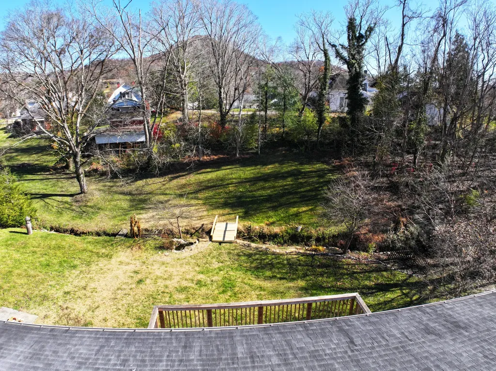 414 Riddell Court Irvine KY 40336