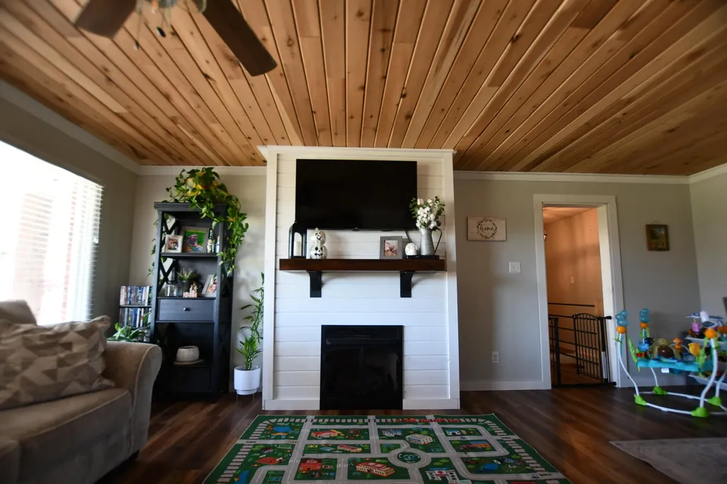 414 Riddell Court Irvine KY 40336