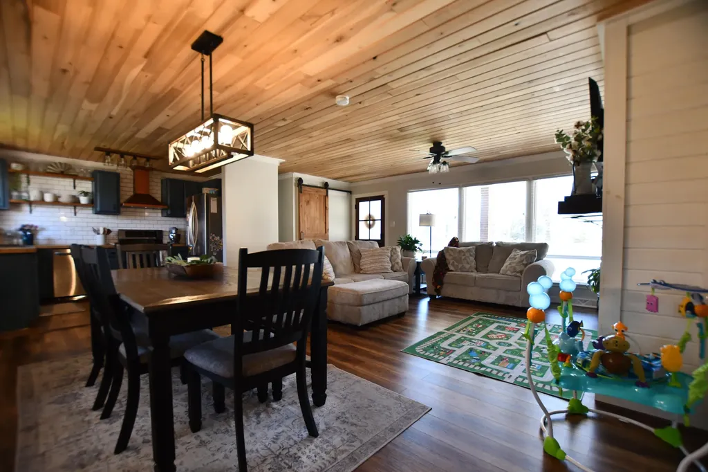 414 Riddell Court Irvine KY 40336