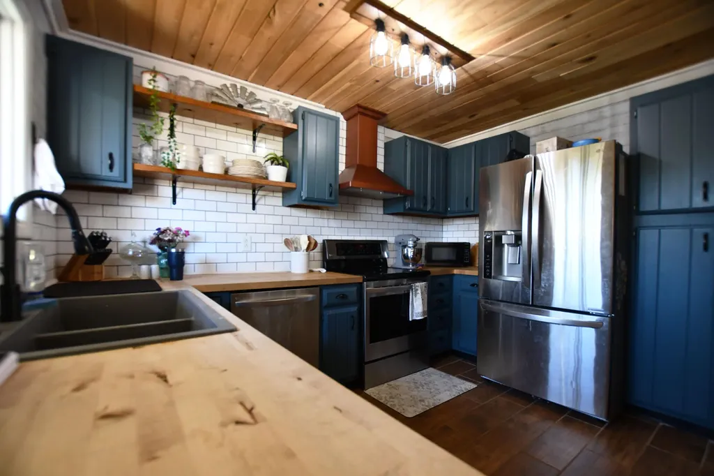 414 Riddell Court Irvine KY 40336