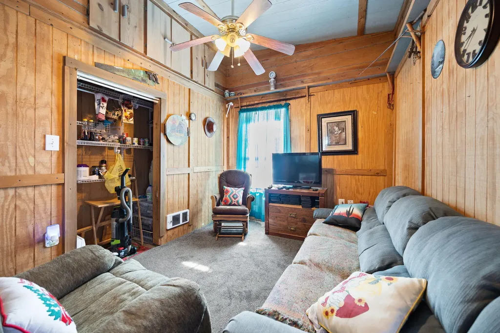 1119 Mitchellsburg Knob Road Parksville KY 40464