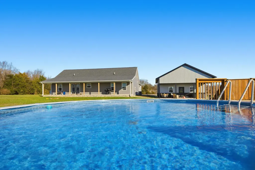 743 Garriott Lane Harrodsburg KY 40330