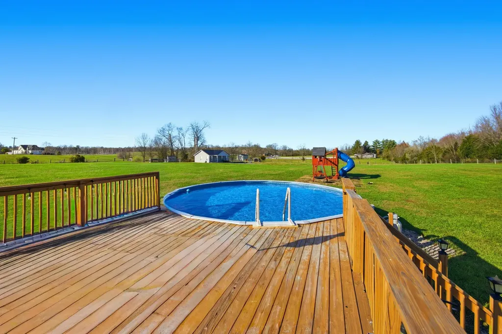 743 Garriott Lane Harrodsburg KY 40330