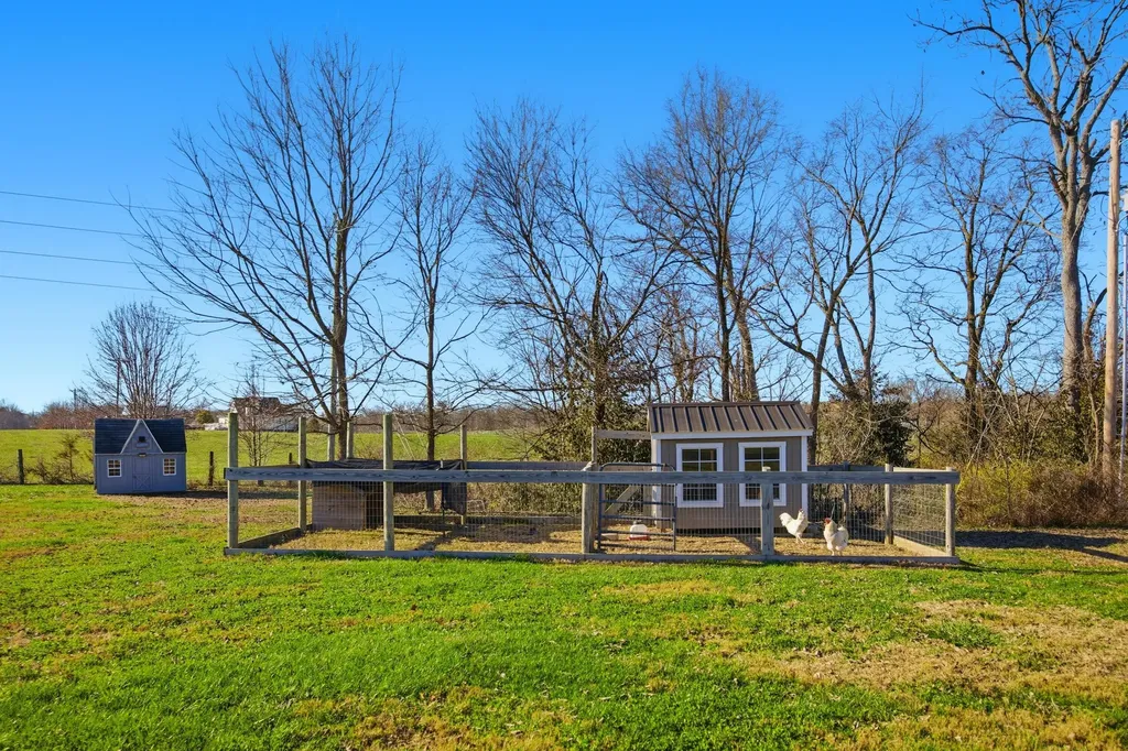 743 Garriott Lane Harrodsburg KY 40330