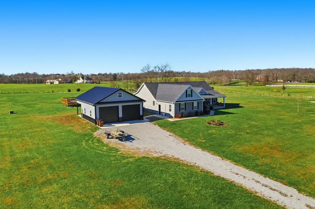 743 Garriott Lane Harrodsburg KY 40330