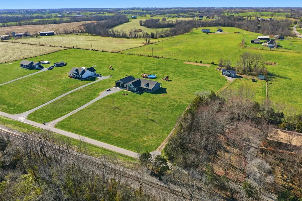 743 Garriott Lane Harrodsburg KY 40330