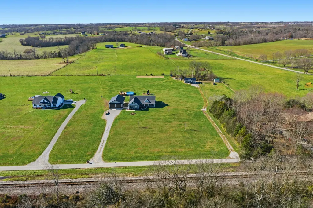 743 Garriott Lane Harrodsburg KY 40330
