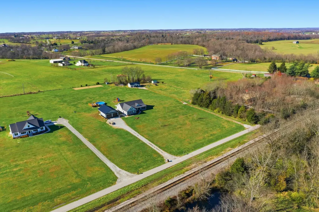 743 Garriott Lane Harrodsburg KY 40330