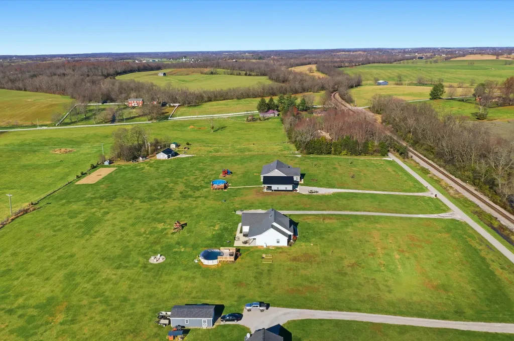 743 Garriott Lane Harrodsburg KY 40330