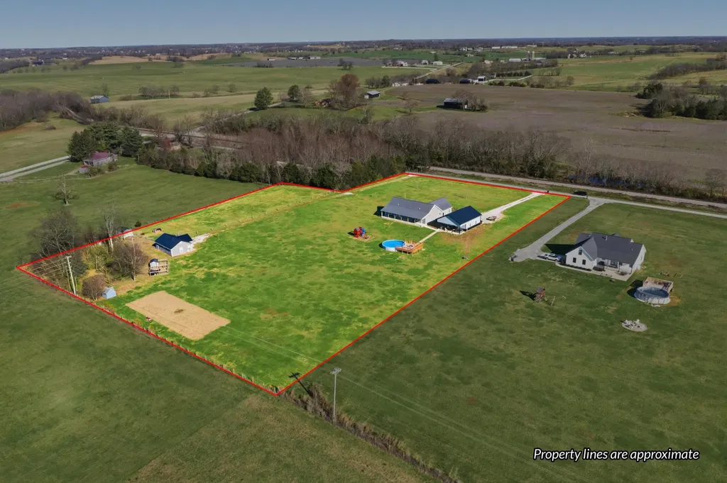 743 Garriott Lane Harrodsburg KY 40330