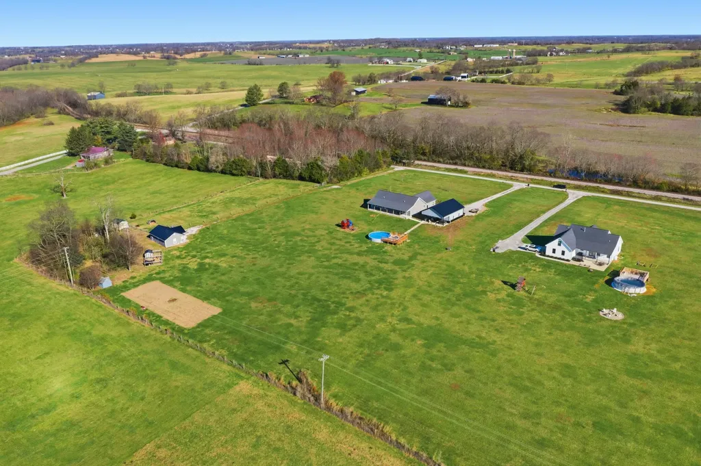 743 Garriott Lane Harrodsburg KY 40330