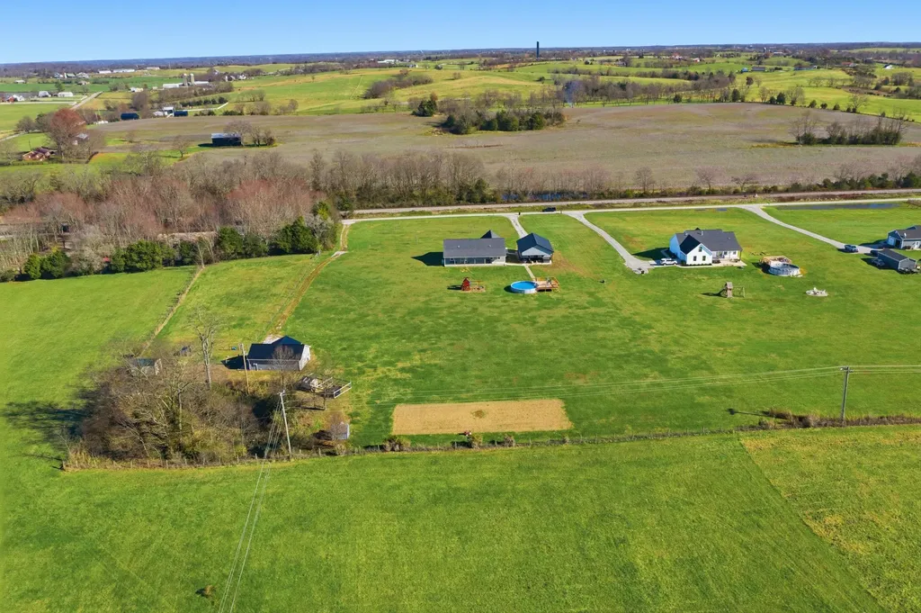 743 Garriott Lane Harrodsburg KY 40330