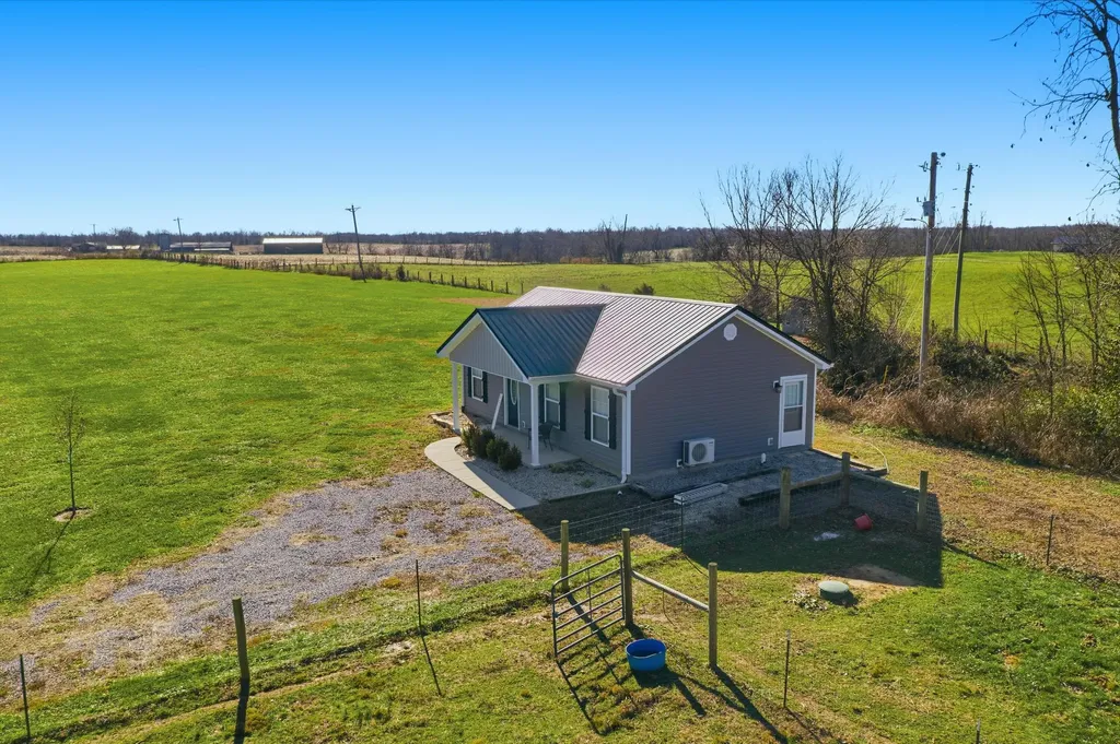 743 Garriott Lane Harrodsburg KY 40330