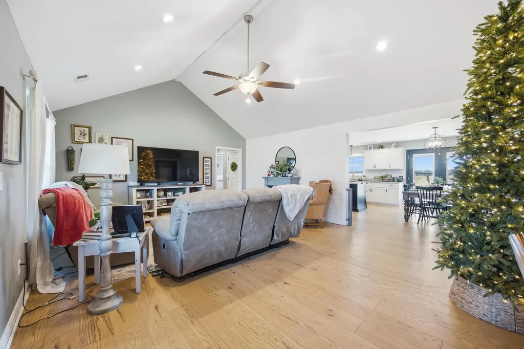 743 Garriott Lane Harrodsburg KY 40330