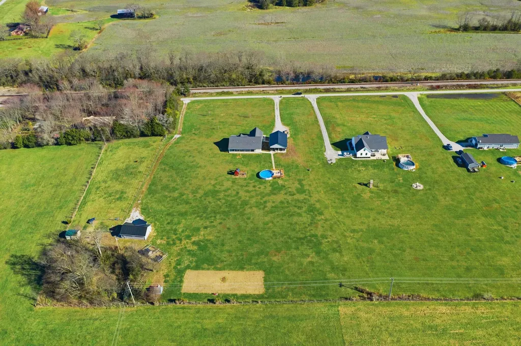 743 Garriott Lane Harrodsburg KY 40330
