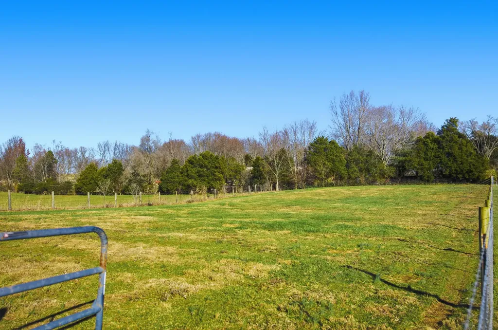 743 Garriott Lane Harrodsburg KY 40330