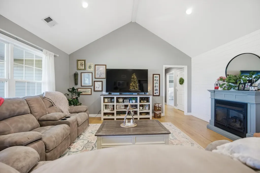 743 Garriott Lane Harrodsburg KY 40330