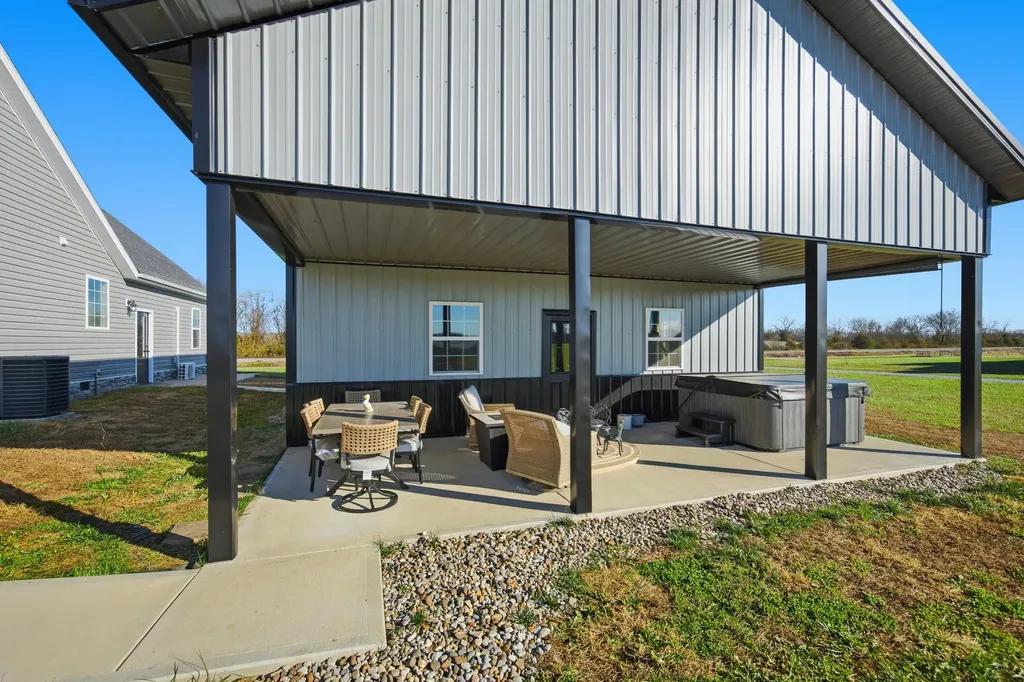 743 Garriott Lane Harrodsburg KY 40330