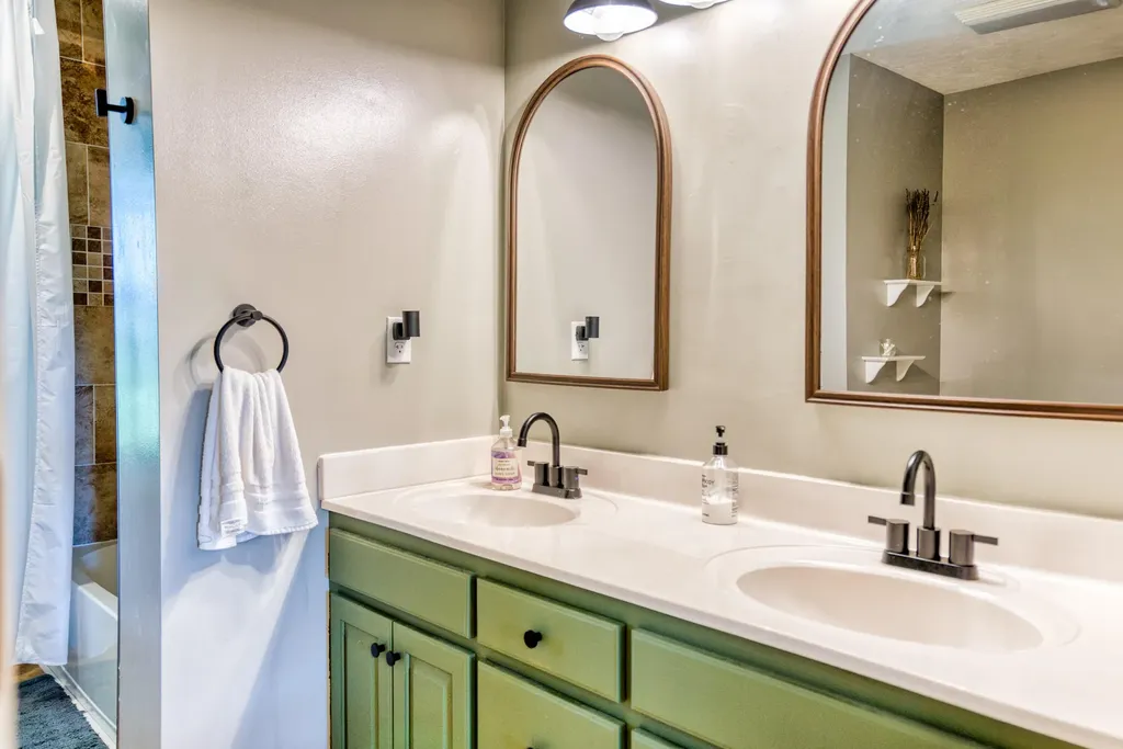529 Cliffside Drive Russell Springs KY 42642