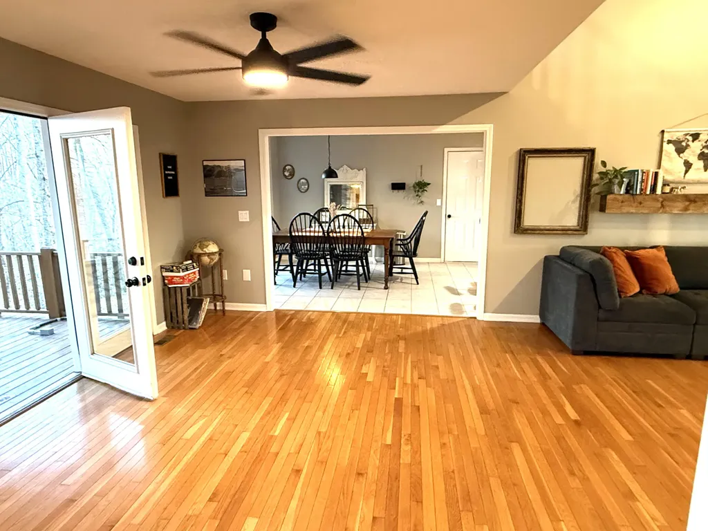 529 Cliffside Drive Russell Springs KY 42642