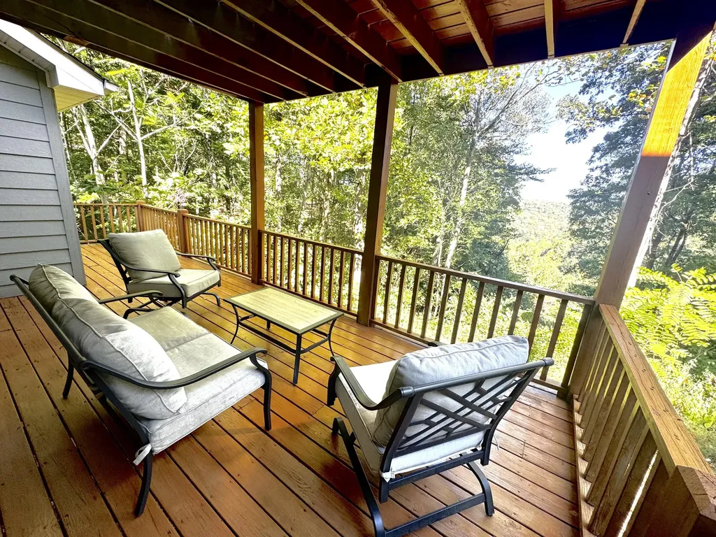 529 Cliffside Drive Russell Springs KY 42642