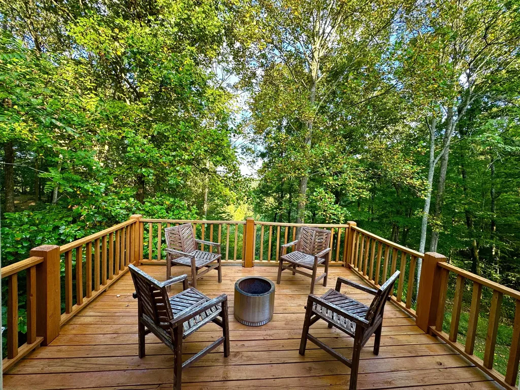 529 Cliffside Drive Russell Springs KY 42642