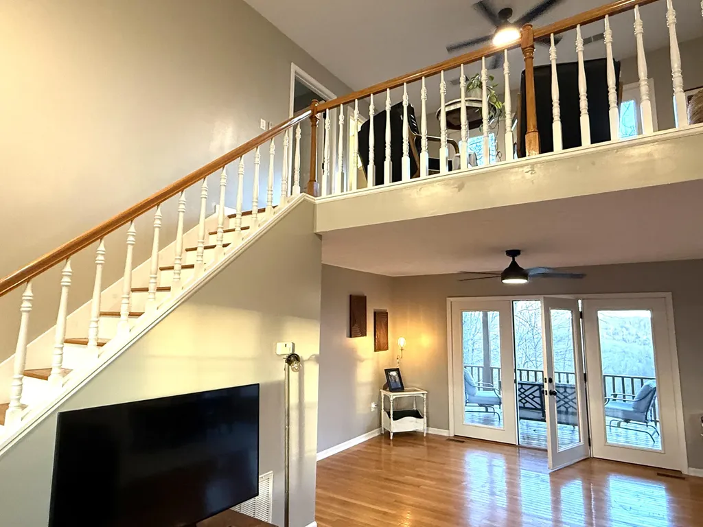 529 Cliffside Drive Russell Springs KY 42642