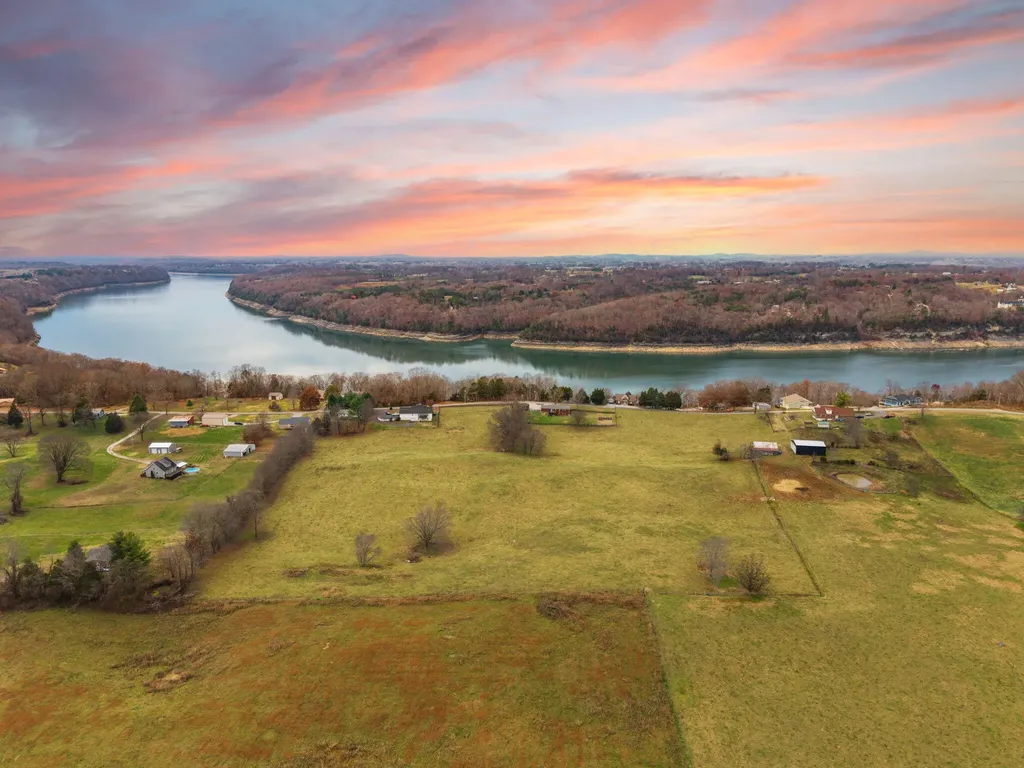 275 Old Waitsboro Road Bronston KY 42518