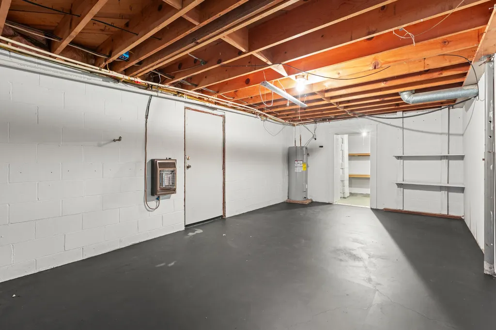 40 Edwards Road Irvine KY 40336