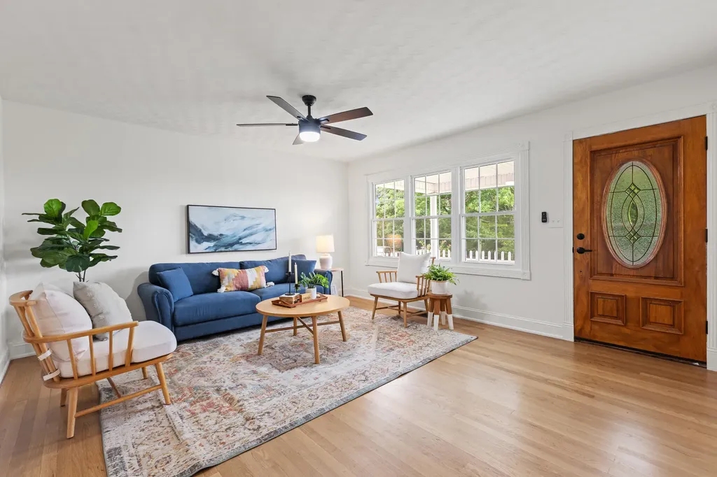 40 Edwards Road Irvine KY 40336